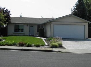 112 Somerville Dr, Vacaville, CA 95687