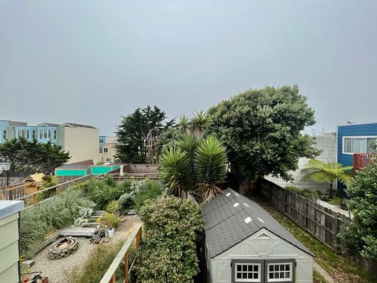 2411 47th Ave — Photo 19