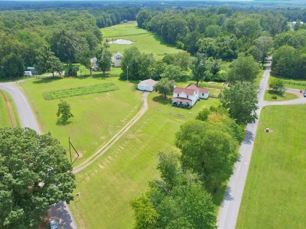 11564 Cemetery Rd, Bealeton, VA 22712