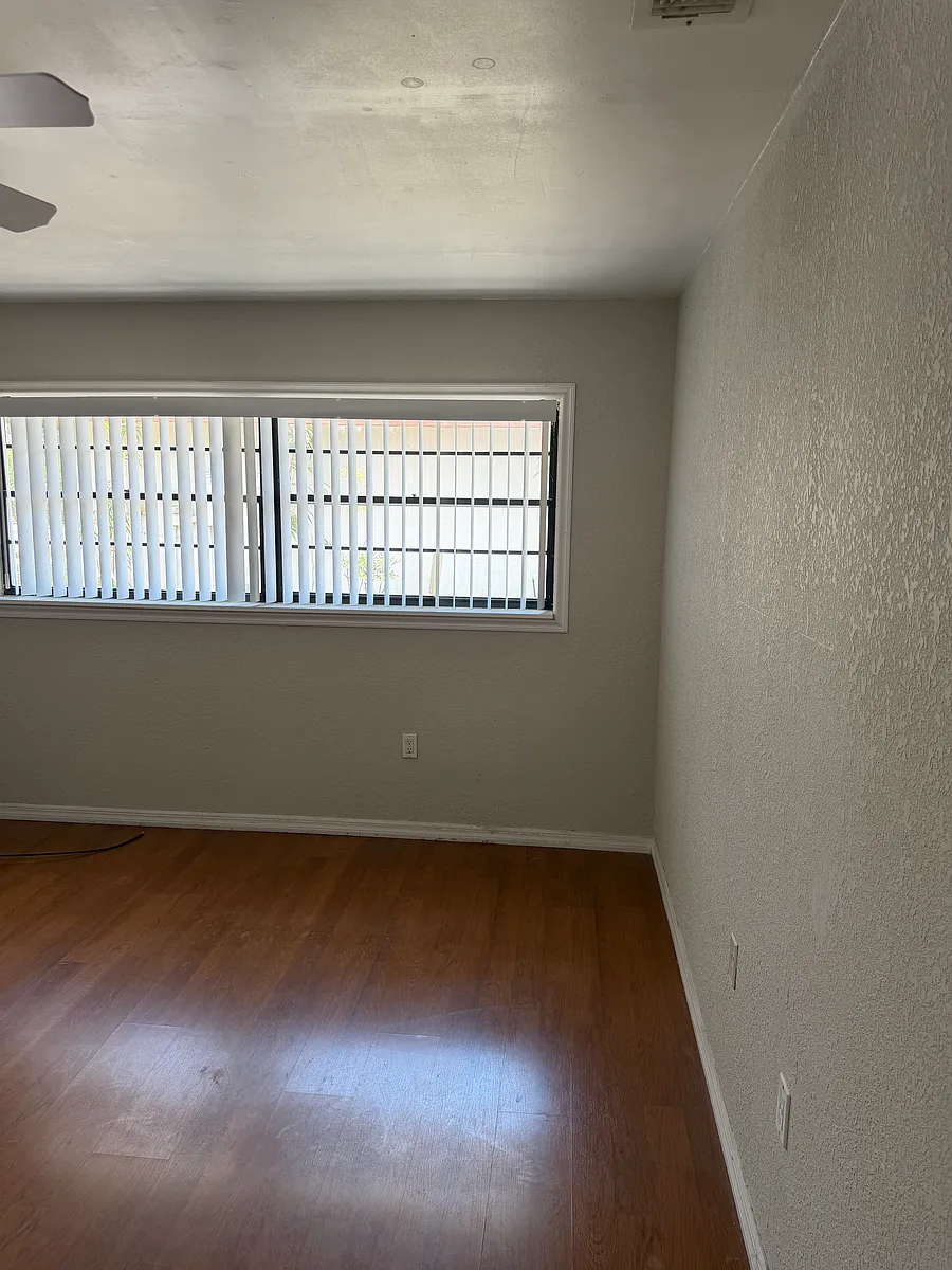 Building Photo - 8632 Sandberry Blvd
