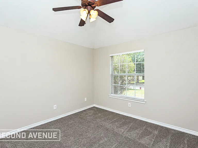 302 Charlie Way — Photo 15