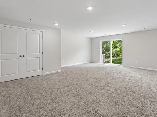 250 Derby Dr, Coatesville, PA 19320