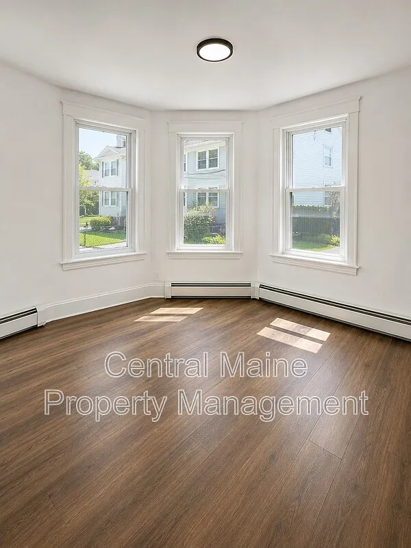 2 bed, 1.0 bath, 1001 sqft, $2,290 — Photo 4