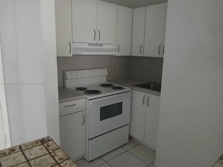 13655 NE 3rd Ct #25 — Photo 4