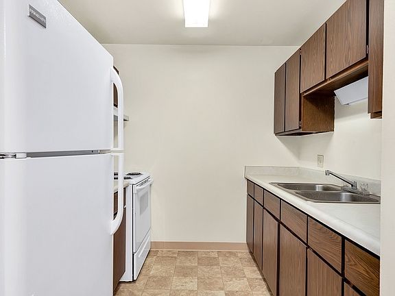4th image of 206 S 4th Ave W #305