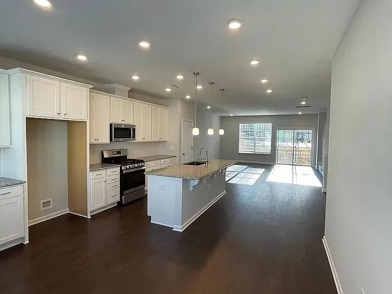 1049 Islip Pl — Photo 14