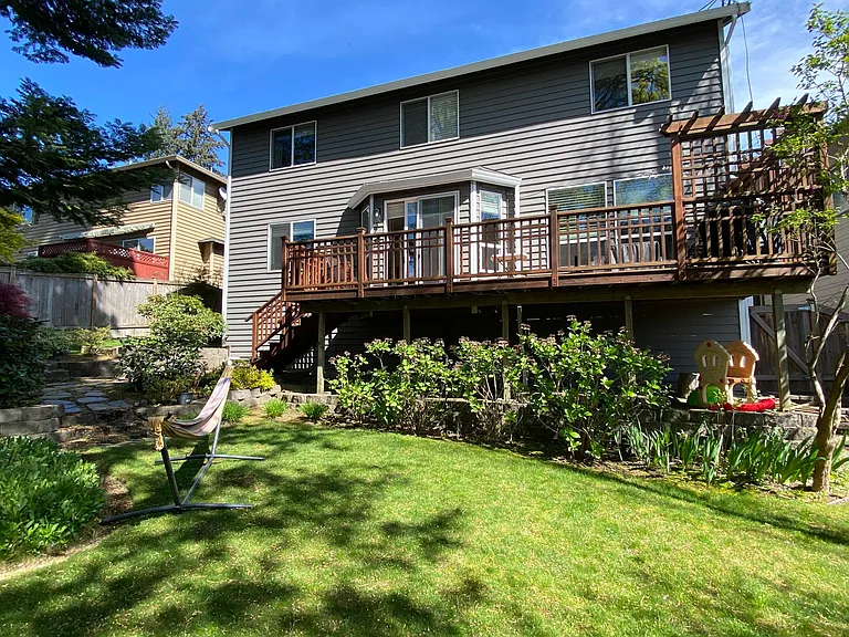 Walkable crawl space below the house (accessible from yard) offers a lot of storage
