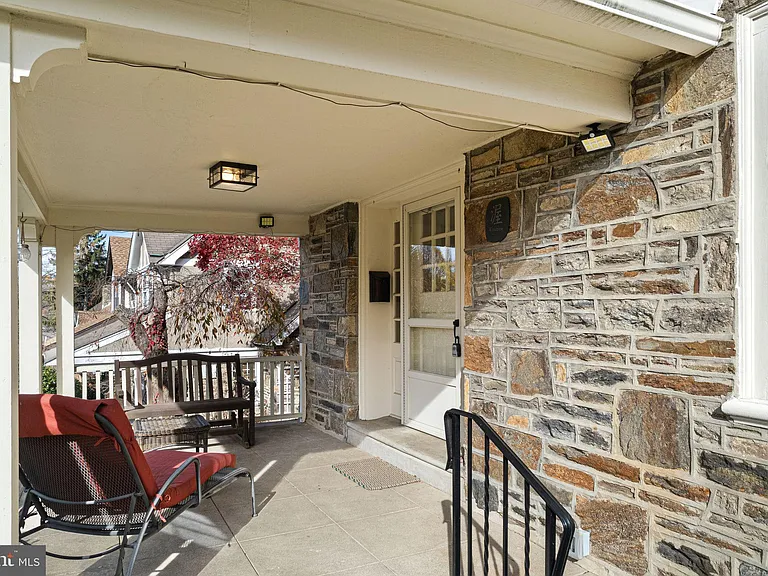 713 Kenmare Rd — Photo 2
