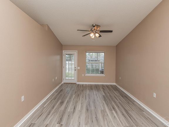 5th image of 2443 Trailwood Dr
