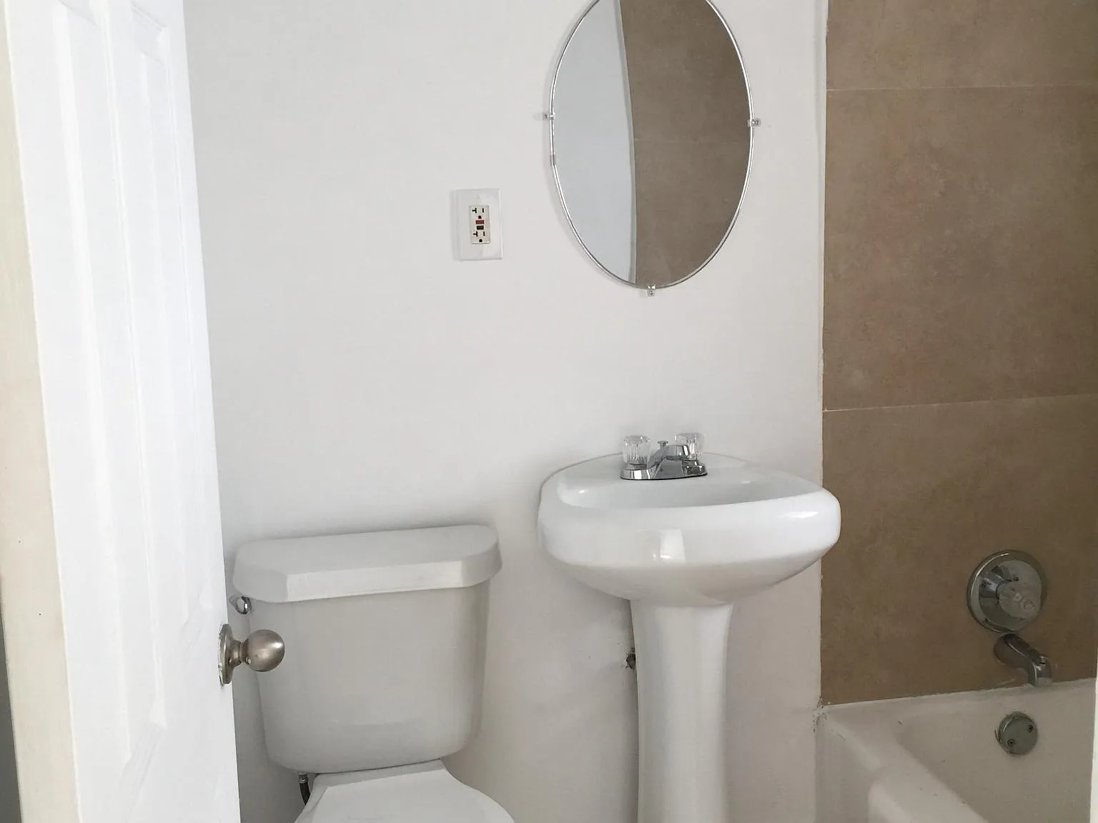 1 bed, 589 sqft, $1,800 — Photo 3