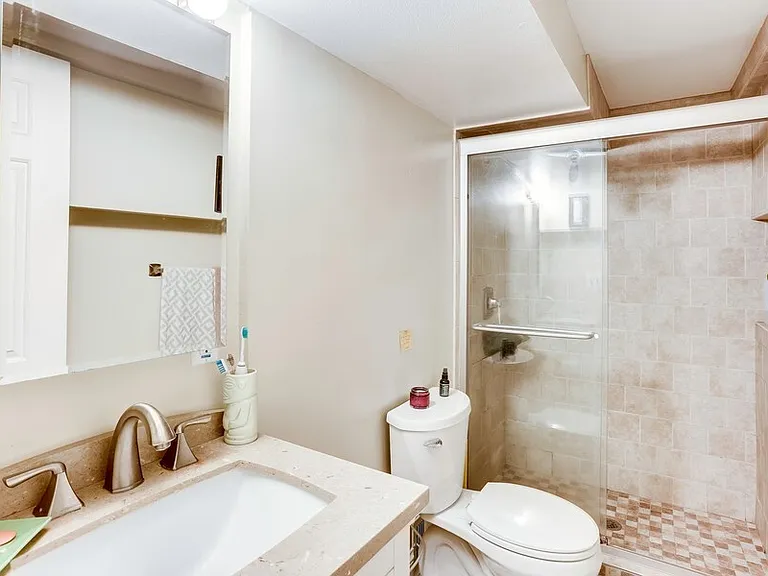 1726 Willard St NW #B — Photo 21