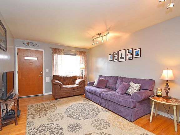 4th image of 3210 Harmony Ln