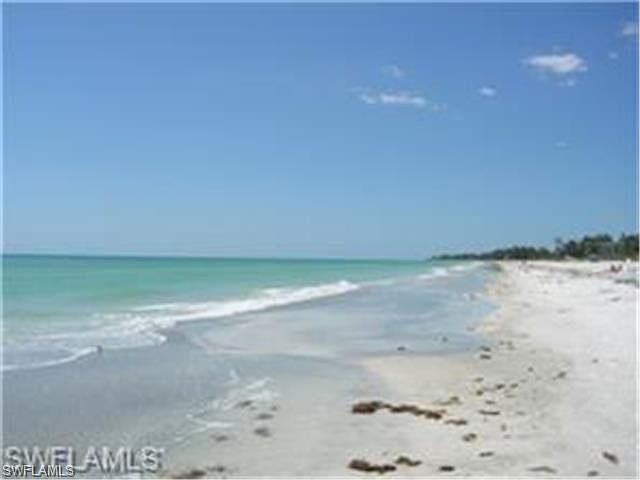 2nd image of 275 Cays Dr