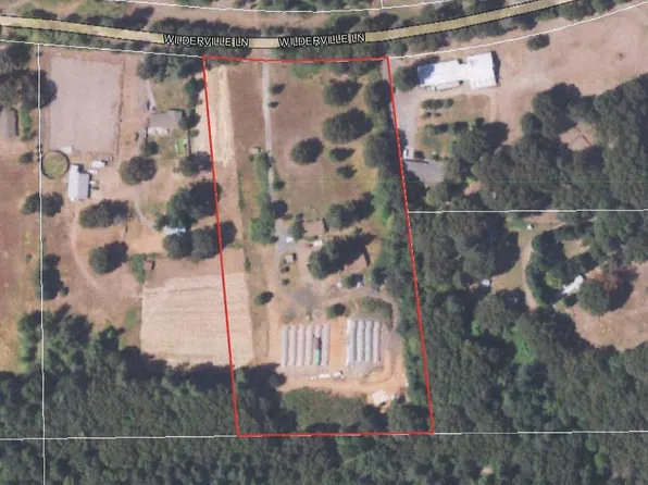211 Wilderville Ln, Grants Pass, OR 97527