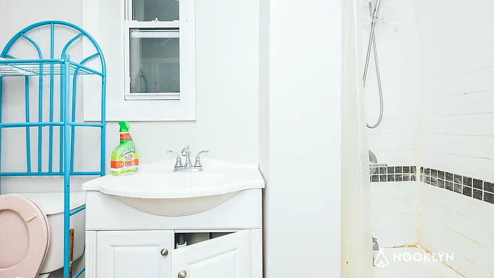 Rented by Nooklyn NYC LLC | media 22