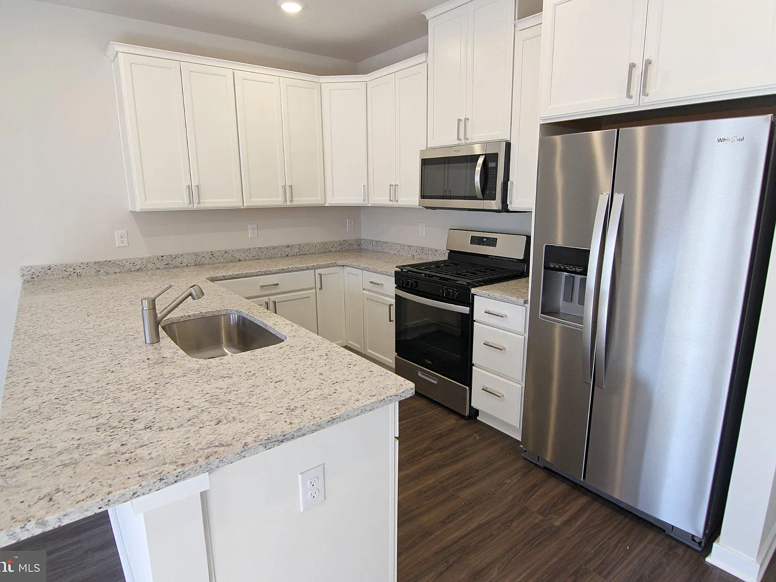 2 bed, 2.5 bath, 1292 sqft, $2,495 — Photo 2