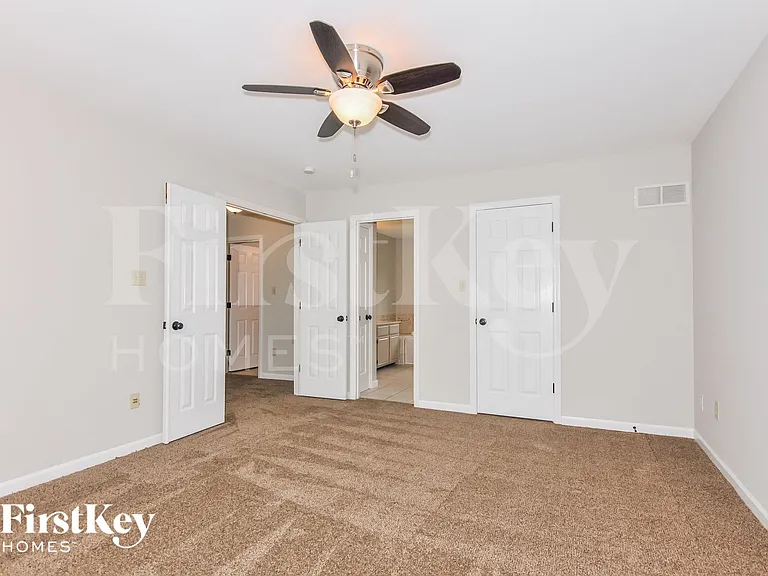 338 Forest Grove Ct — Photo 9
