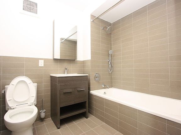 4th image of 482 Franklin Ave APT 3E