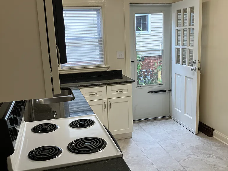 1820 Walker Ave #B — Photo 11