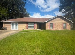 727 Timber Ridge Trl, Hinesville, GA 31313