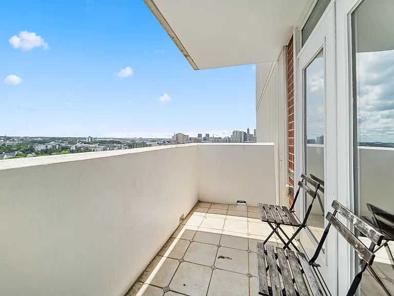 375 Ralph McGill Blvd NE #1402 — Photo 9