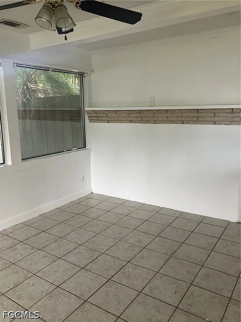 2 bed, 1.0 bath, 1348 sqft, $1,600 — Photo 2
