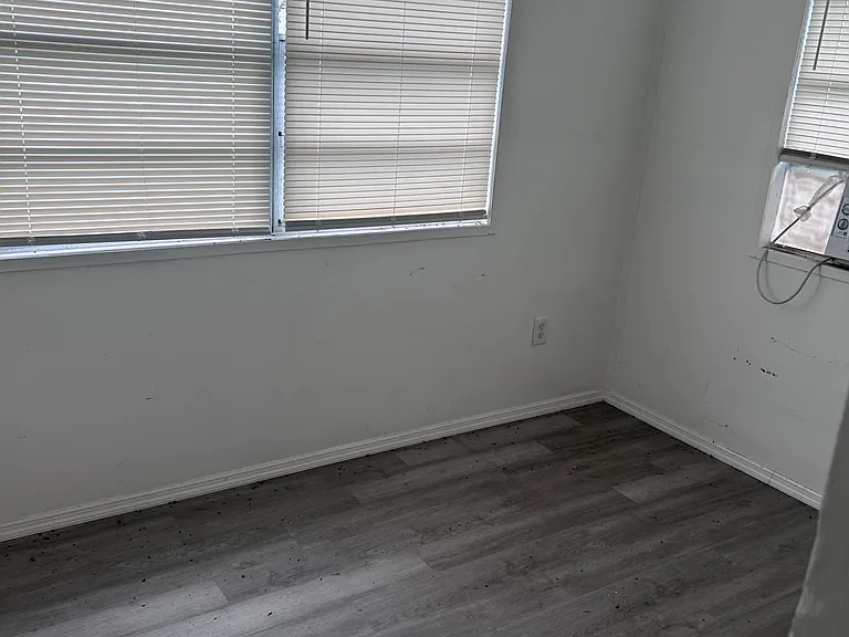 301 SW 3rd Ter #301 — Photo 3