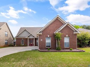 11 Nandina Ln SW, Huntsville, AL 35824