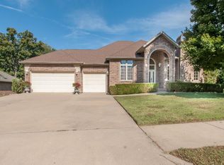 873 E Doubletree Ln, Springfield, MO 65810