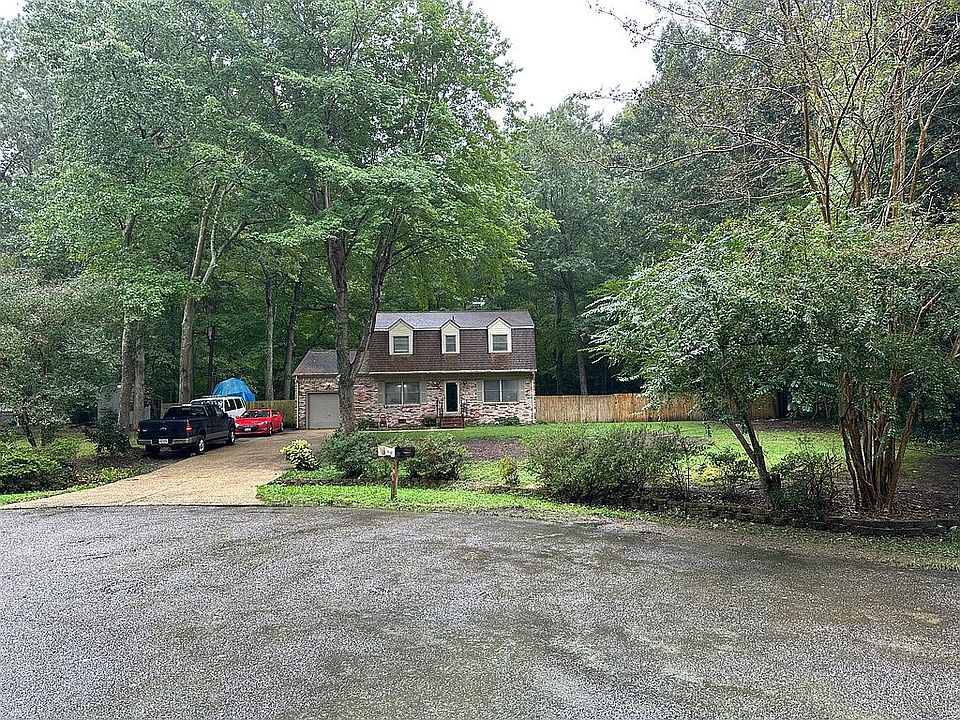 2nd image of 111 Somerset Cir