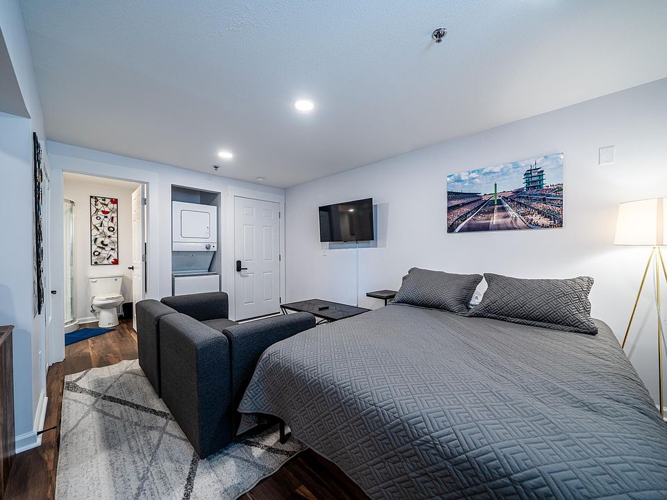 1st image of 234 E 9th St #B03-a