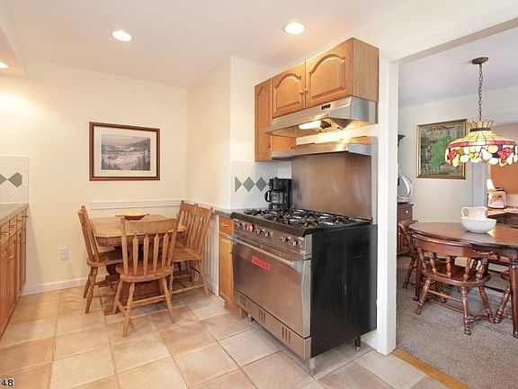 2nd image of 36 Woodrow Pl