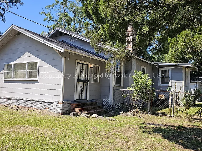6510 Avalon St — Photo 2