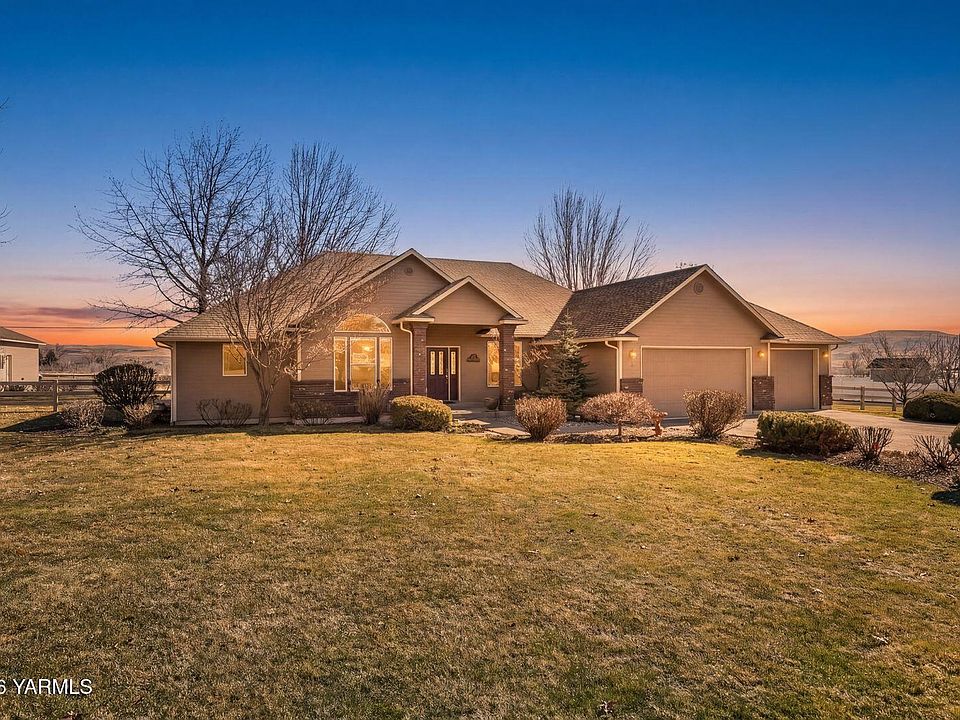 1st image of 61 Nagler Ct