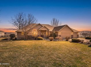 61 Nagler Ct, Selah, WA 98942