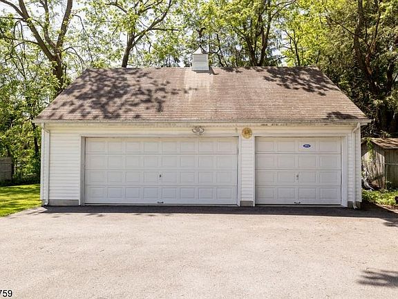 3rd image of 20 Woodland Ave