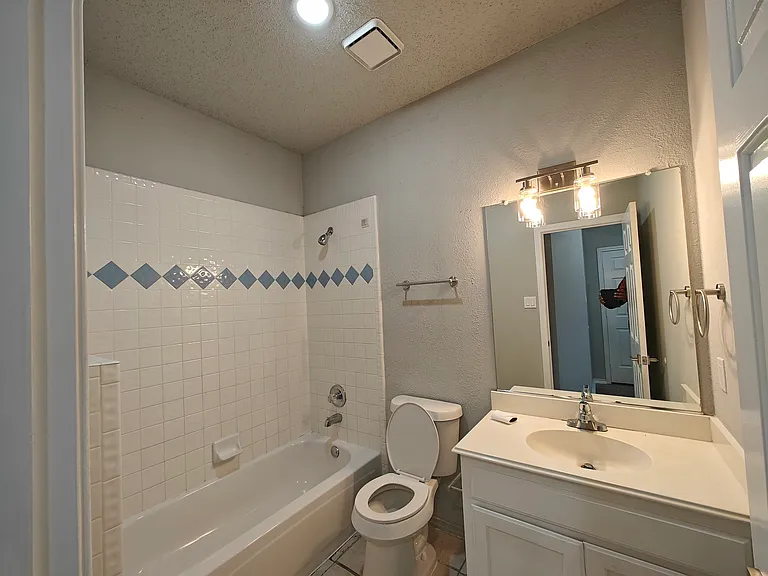 8504 Pebblebrook Dr — Photo 15