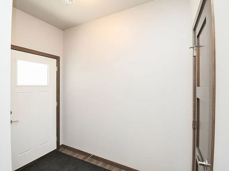 6120 S Alki Pl — Photo 2