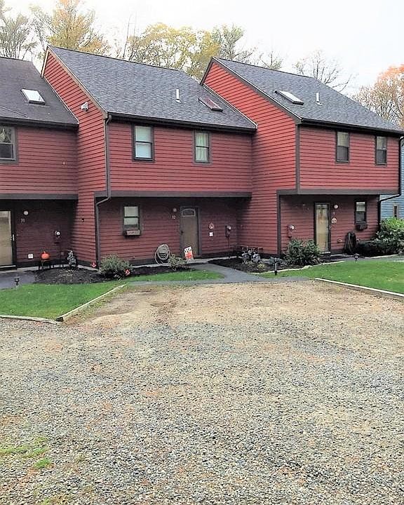 1st image of 32 Greenwood Village St