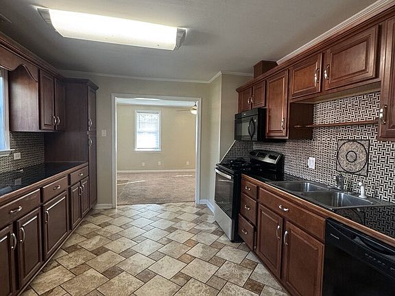 5th image of 503 Nelson Dr