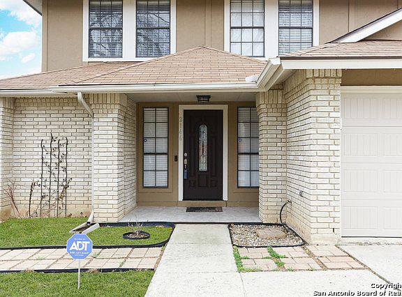4th image of 2146 Pecan Hollow Dr