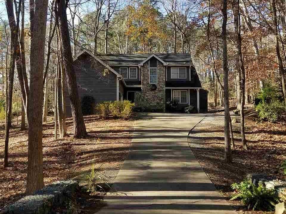 1st image of 104 Linnaeus Pl