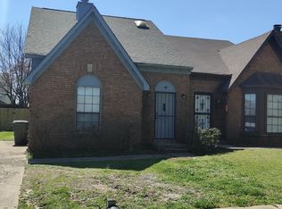 5879 Ridgehill Dr, Memphis, TN 38141