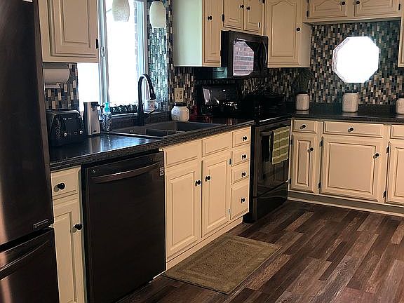 Downstairs kitchen
