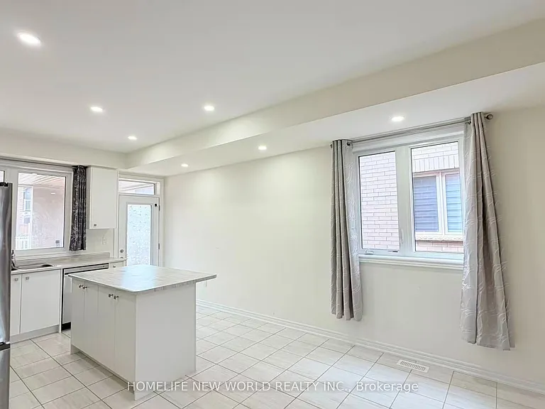 925 Crowsnest Holw — Photo 6