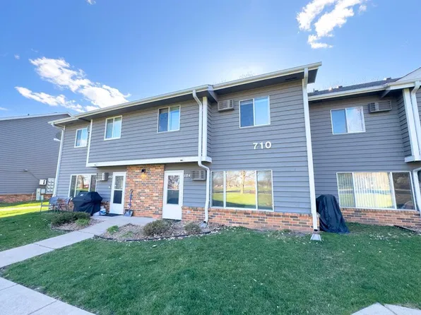 710 W Village Rd APT 104, Chanhassen, MN 55317