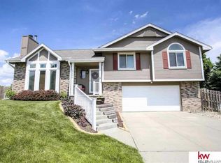 16040 Orchard Cir, Omaha, NE 68135