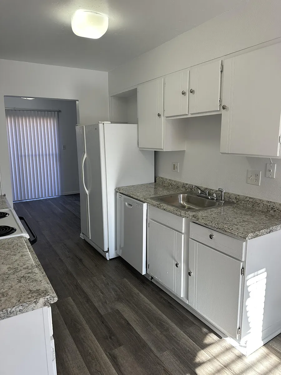 Building Photo - 942 Northern Way #1