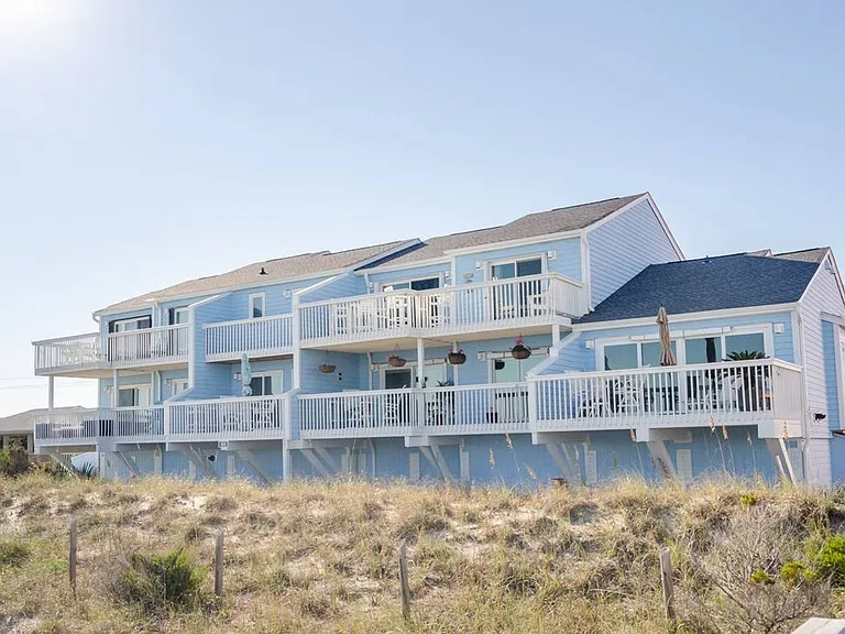 403 Dolphin Ct — Photo 32