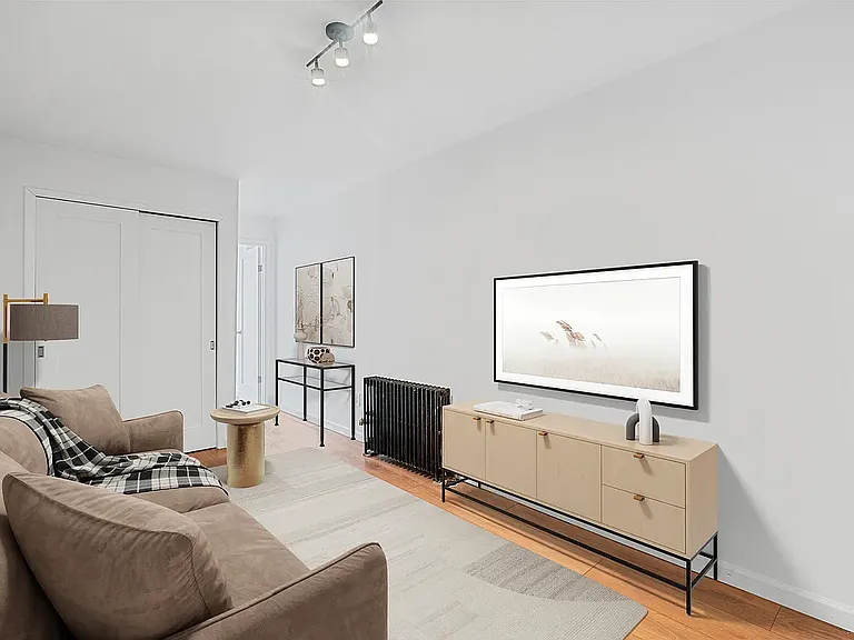 723 11th Ave #5C — Photo 2